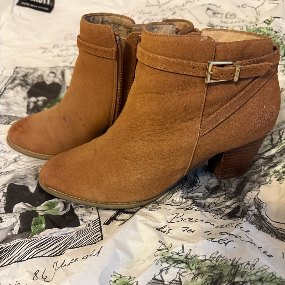 Vionic Upright Upton Leather Ankle Boots 7